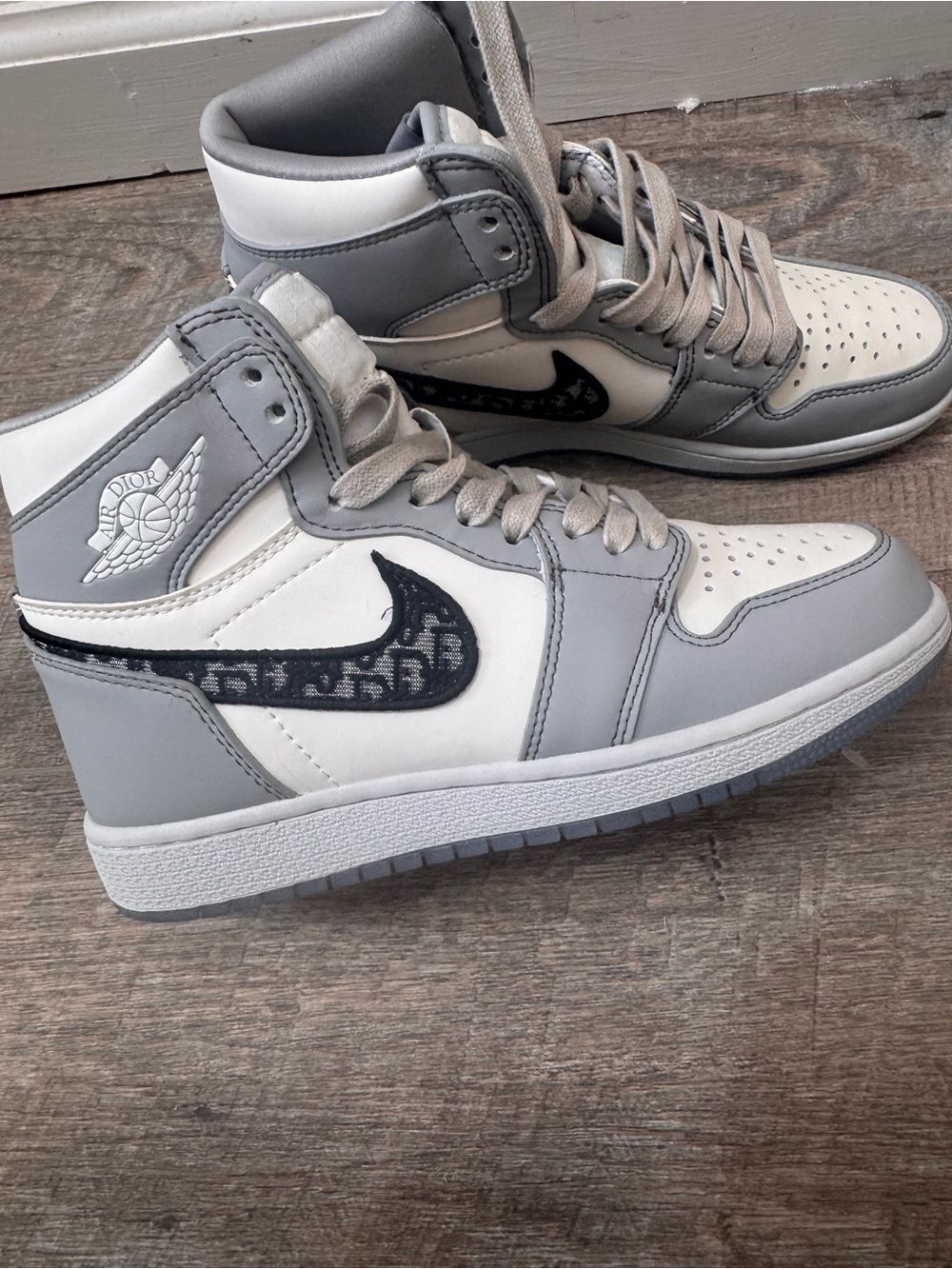 Nike Men’s High-Top Sneakers in White and Light Gray